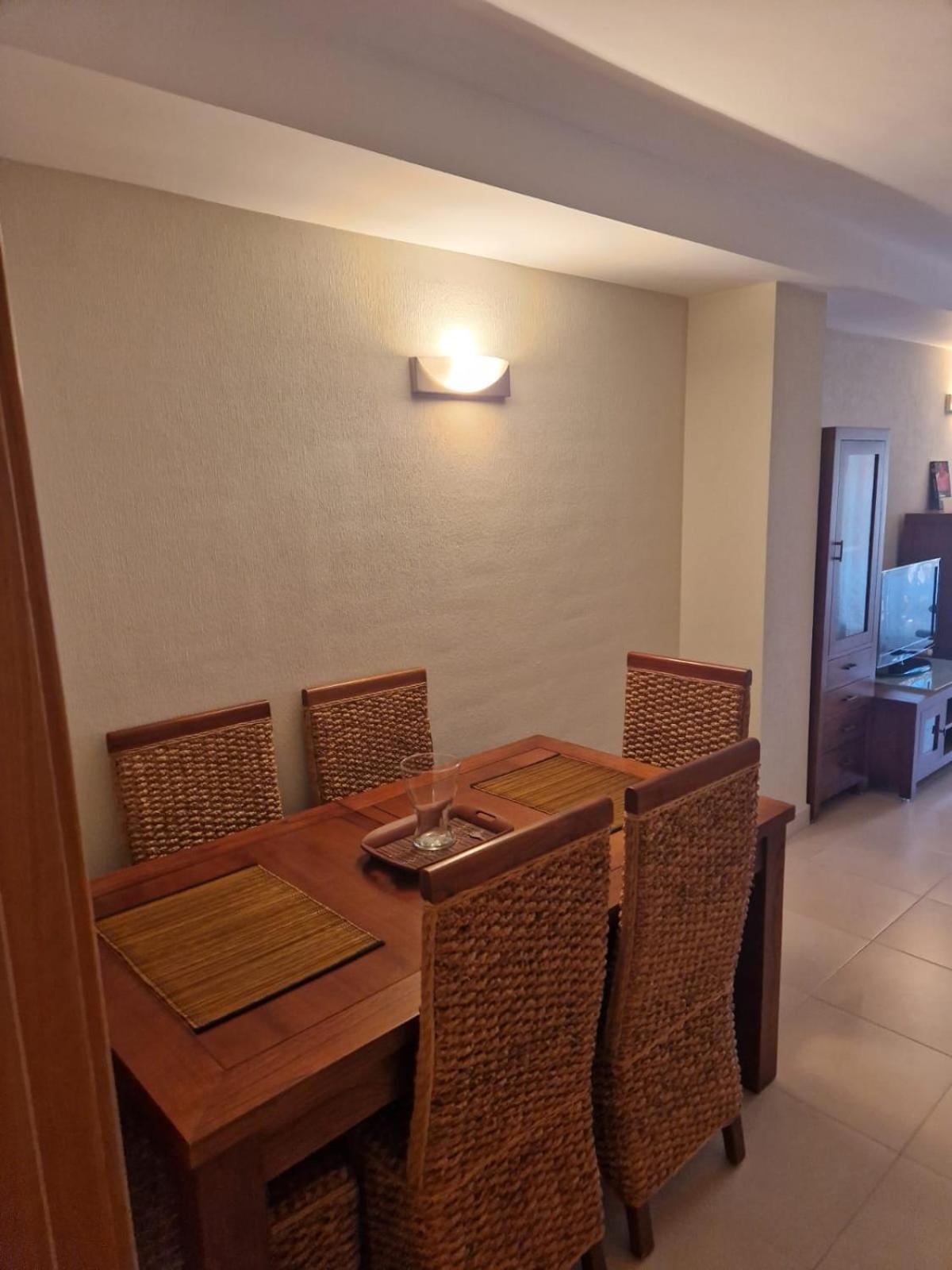 En El Paseo Maritimo, A Escasos Metros Del Mar Apartment El Campello Luaran gambar